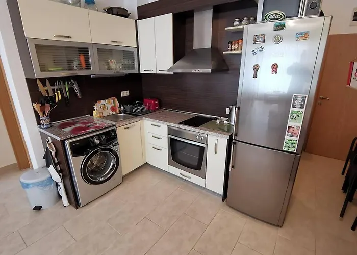 Homely, 2 Bed Apt, 4* Vineyards * Каблешково