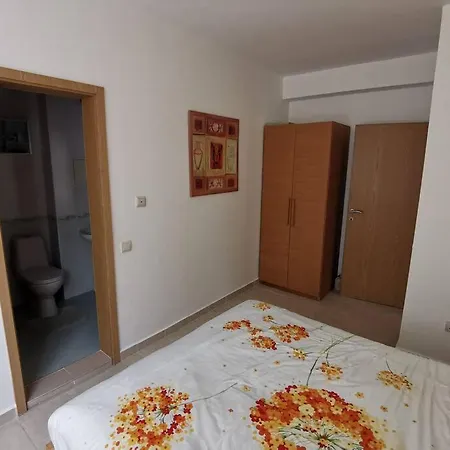 Homely, 2 Bed Apt, 4* Vineyards Appartement